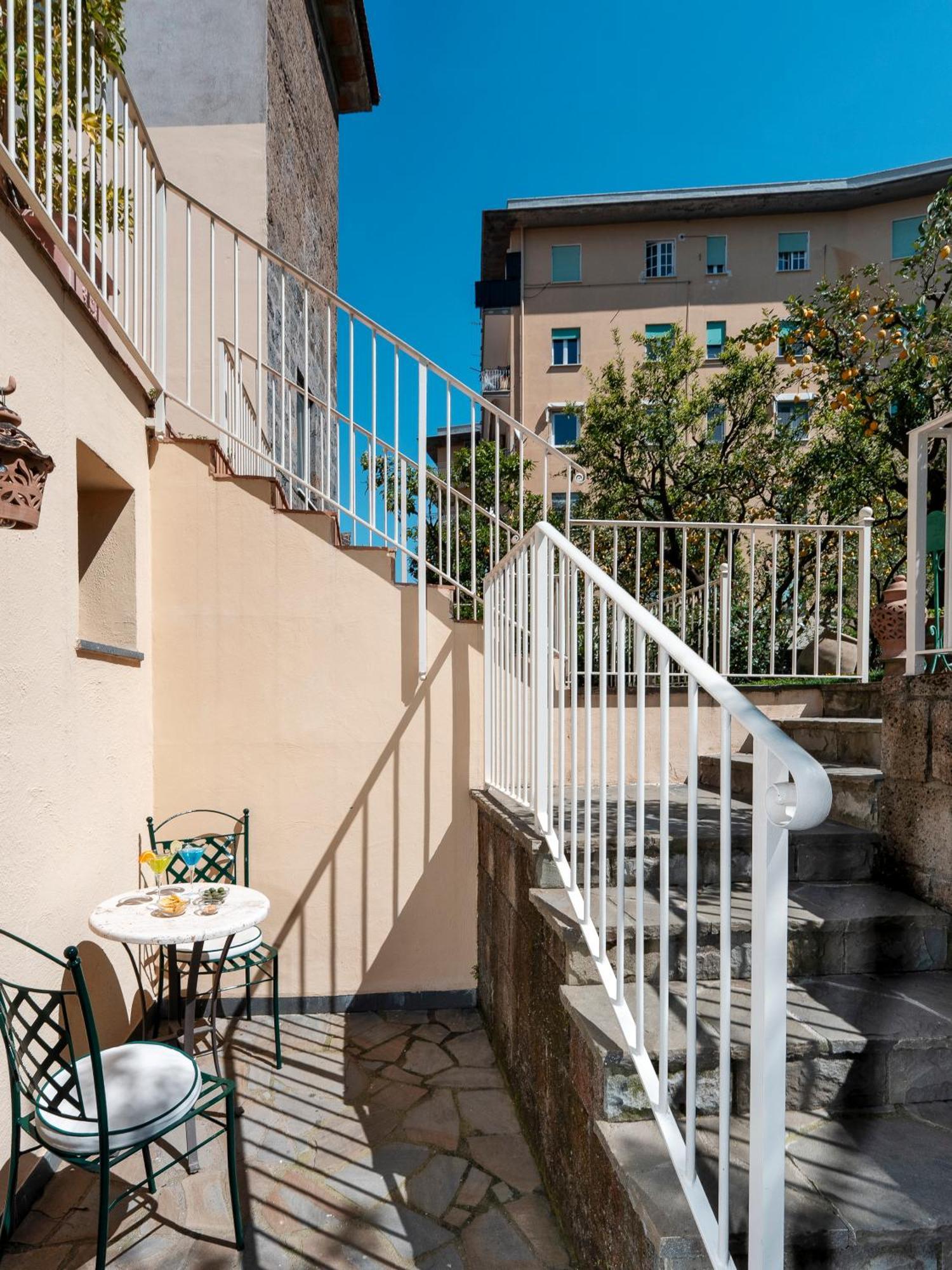Hotel Antiche Mura Sorrente Extérieur photo